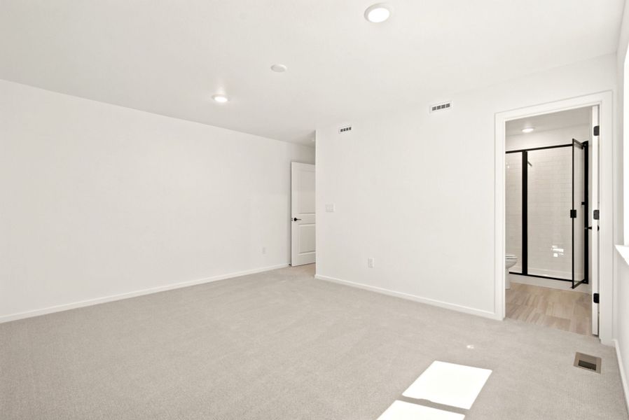 Spacious, unfurnished interior of a new home in Cordovan, Longmont (Image 27). Spacious, unfurnished interior of a new home in Cordovan, Longmont (Image 27).