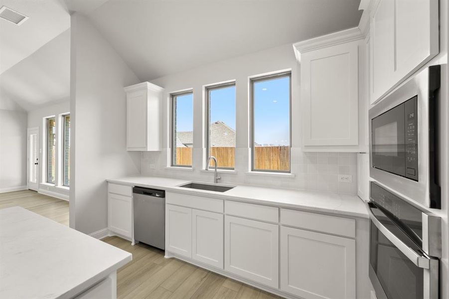Furnished interior view inside a new home in The Retreat - Phase 1, Waxahachie (Image 8).