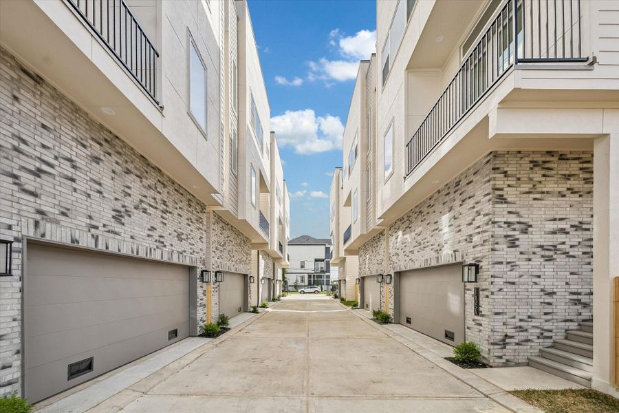 Exterior details and patio area of a home in West 21st Residences, Houston (Image 24).