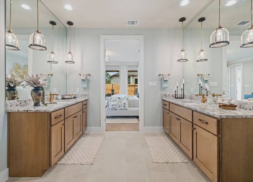 Whitehall Floor Plan in Parmer Ranch 60', Georgetown | Sitterle Homes Master Bathroom