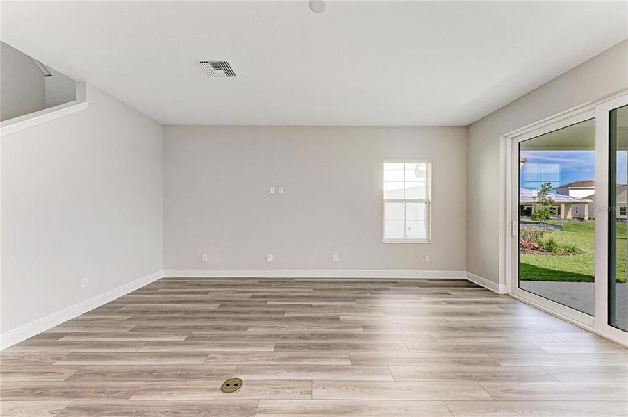 Spacious, unfurnished interior of a new home in Mirada, San Antonio (Image 14).