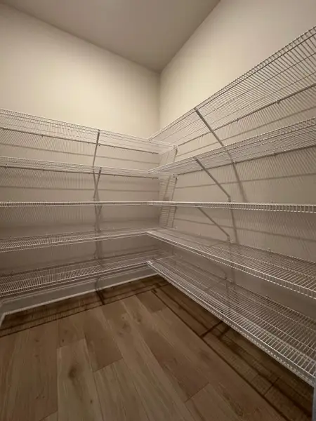 Spacious, unfurnished interior of a new home in Dove Creek, LaGrange (Image 14).