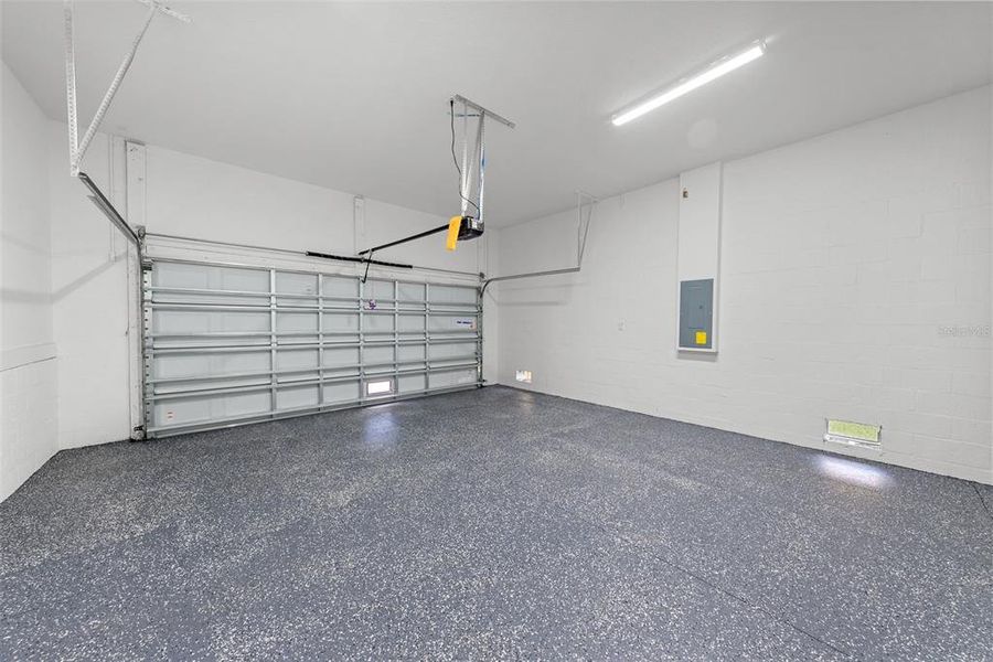 Spacious, unfurnished interior of a new home in , St. Petersburg (Image 21).