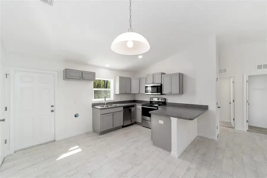 Furnished interior view inside a new home in , Dunnellon (Image 10). Furnished interior view inside a new home in , Dunnellon (Image 10).