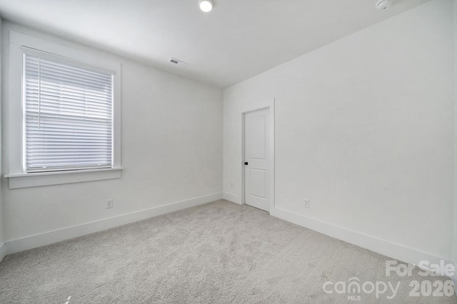 Spacious, unfurnished interior of a new home in , Fort Mill (Image 24).