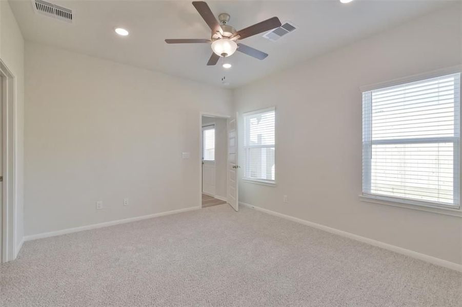 Spacious, unfurnished interior of a new home in Lakes at Black Oak, Magnolia (Image 46).