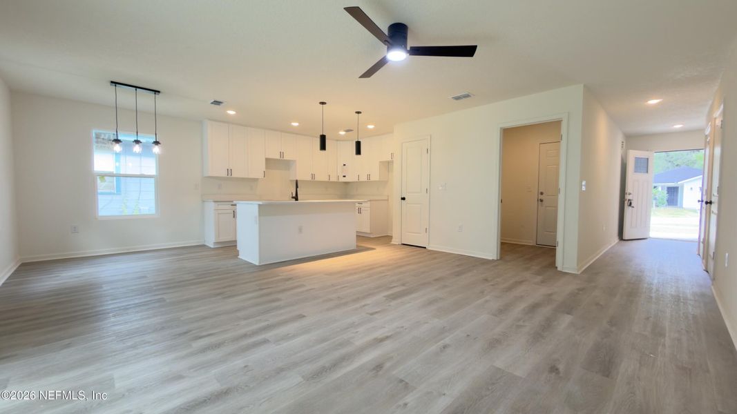 Spacious, unfurnished interior of a new home in , Jacksonville (Image 11).