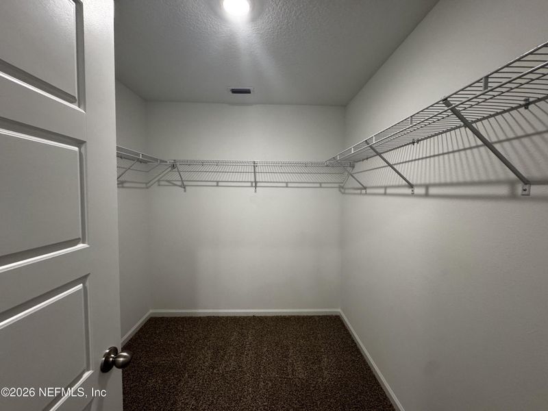 Spacious, unfurnished interior of a new home in , Jacksonville (Image 21).