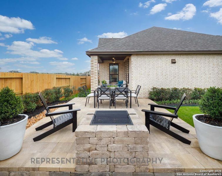 Exterior details and patio area of a home in Meyer Ranch, New Braunfels (Image 21).