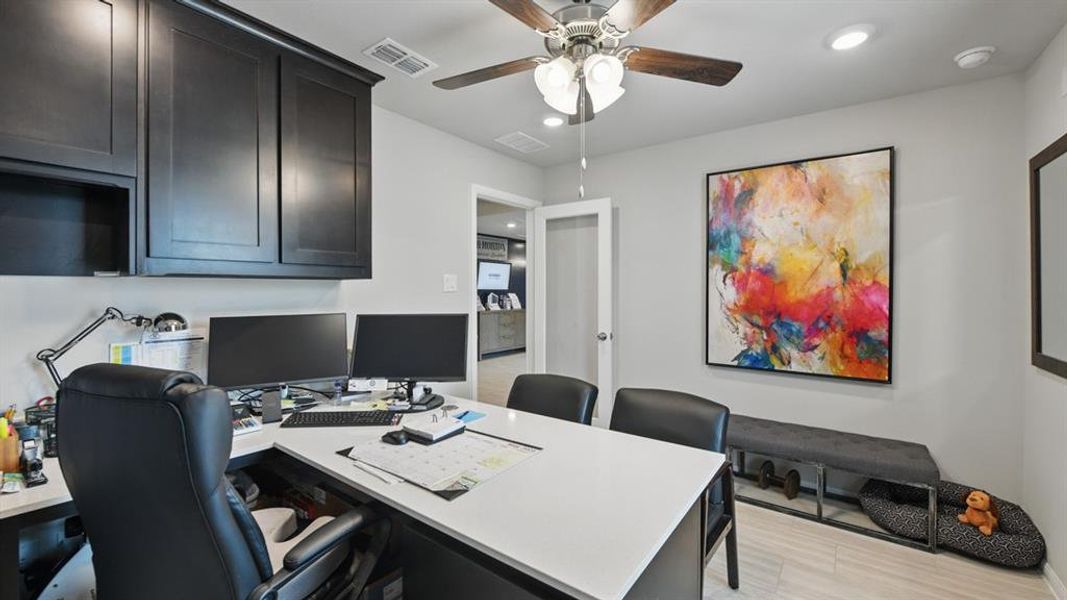 Furnished interior view inside a new home in The Hills at Reunion, Newark (Image 27).
