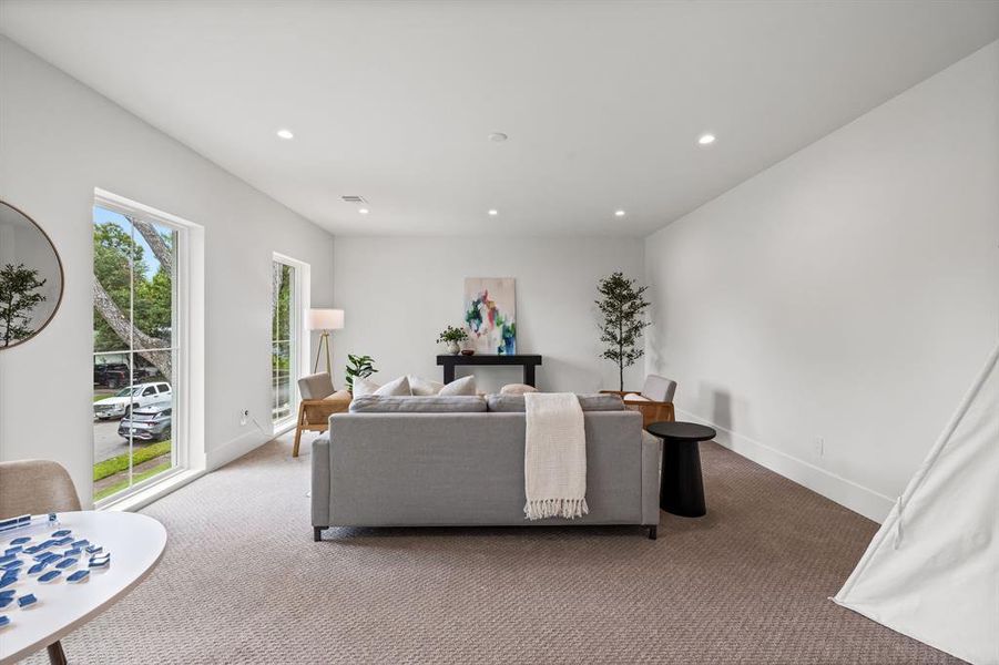 Furnished interior view inside a new home in , Dallas (Image 24). Furnished interior view inside a new home in , Dallas (Image 24).