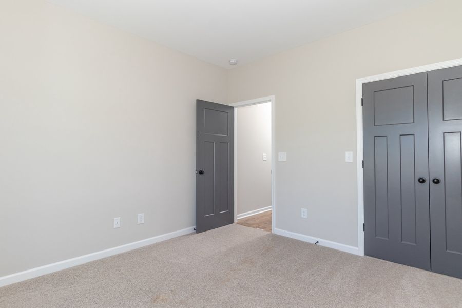 Spacious, unfurnished interior of a new home in Standing Oaks, Senoia (Image 26).