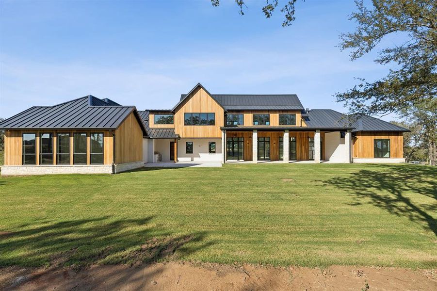Exterior details and patio area of a home in , Weatherford (Image 21).