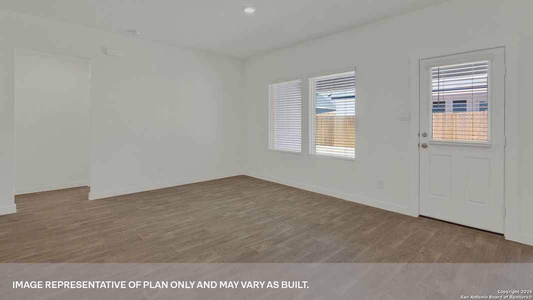 Spacious, unfurnished interior of a new home in Sonoma Oaks, Fredericksburg (Image 17).
