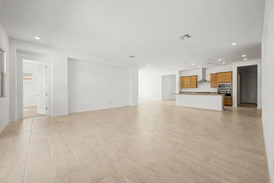 Spacious, unfurnished interior of a new home in Las Ventanas - RV Collection, Goodyear (Image 9). Spacious, unfurnished interior of a new home in Las Ventanas - RV Collection, Goodyear (Image 9).