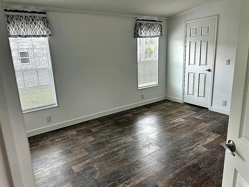 Spacious, unfurnished interior of a new home in , Zellwood (Image 4).