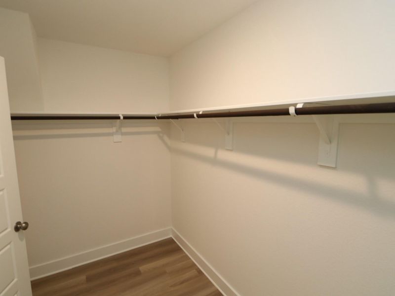 Spacious, unfurnished interior of a new home in Lago Mar, Santa Fe (Image 9). Spacious, unfurnished interior of a new home in Lago Mar, Santa Fe (Image 9).