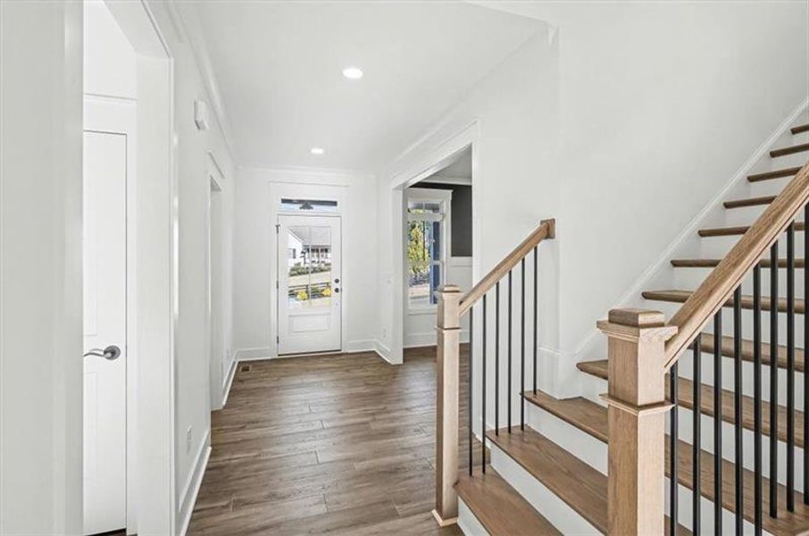 Spacious, unfurnished interior of a new home in , Waleska (Image 33).