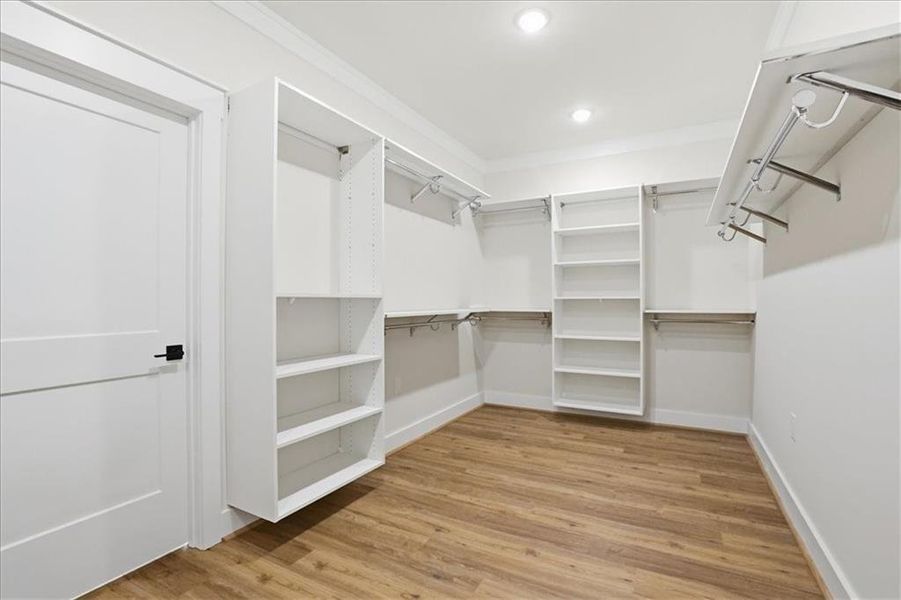 Image 83 of a home in .