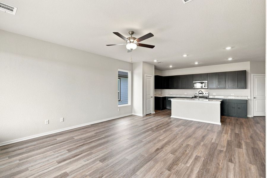 3br New Home in TAYLOR, TX.  - Slide 16