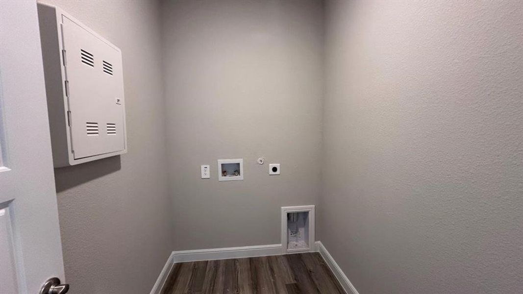 Spacious, unfurnished interior of a new home in Rock Creek West, Fort Worth (Image 13). Spacious, unfurnished interior of a new home in Rock Creek West, Fort Worth (Image 13).