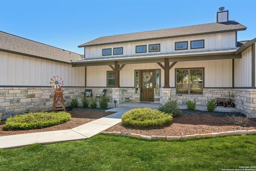 Exterior details and patio area of a home in , Adkins (Image 2).