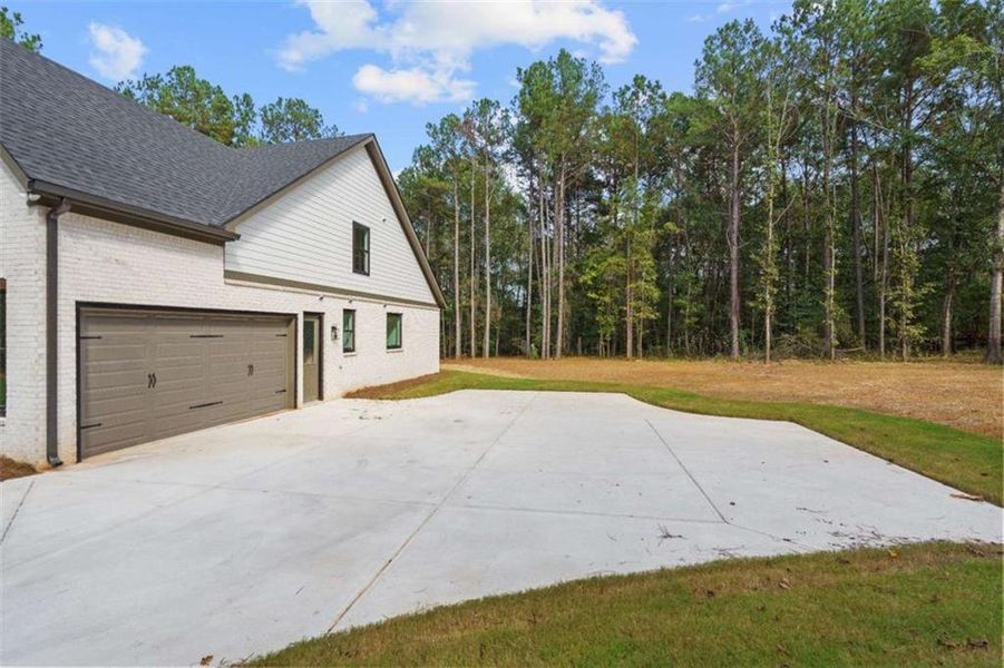 Exterior details and patio area of a home in , Jenkinsburg (Image 39).