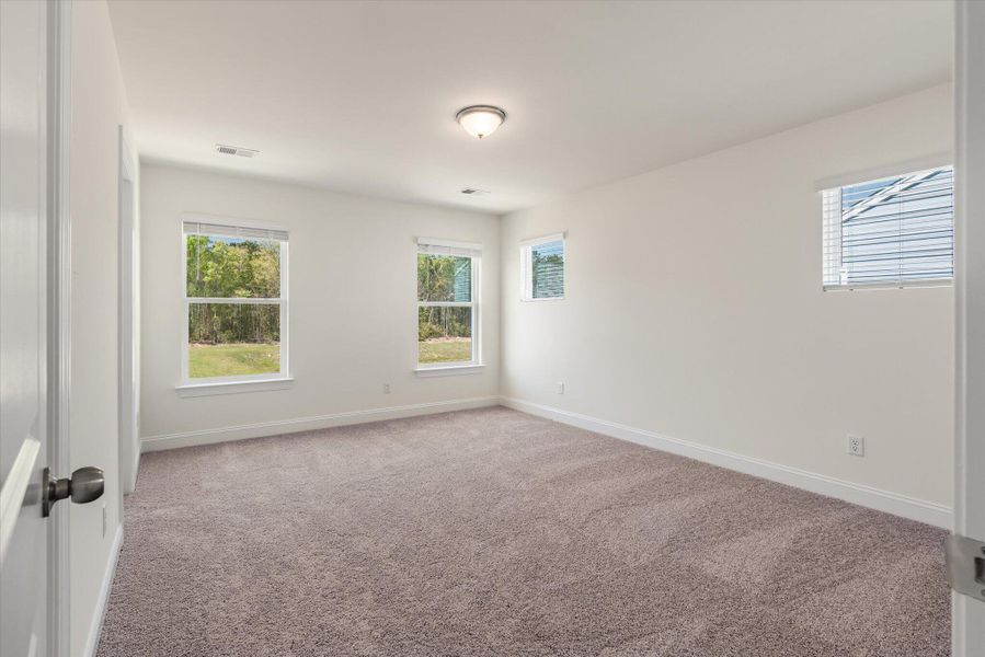 Spacious, unfurnished interior of a new home in The Landings at Montague, Goose Creek (Image 31).