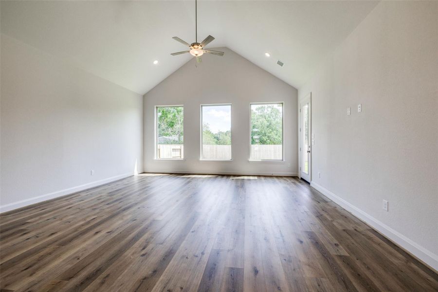Spacious, unfurnished interior of a new home in , Sealy (Image 24).