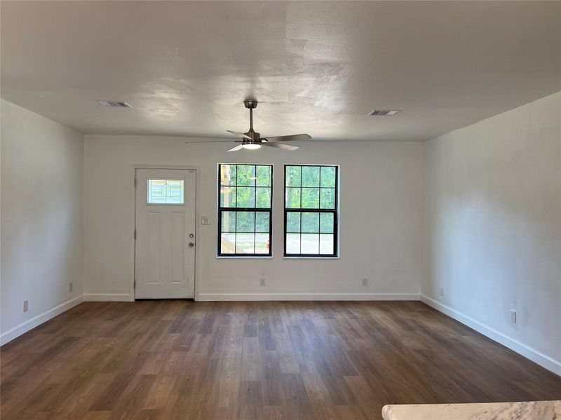 Large living room/ Family room Large living room/ Family room