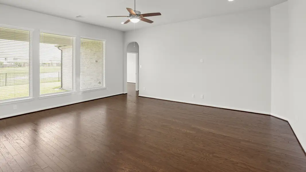 Representative unfurnished interior of a home built from the The Casey - April Sound by Legend Homes in Lake Conroe Area Homes, Montgomery (Image 21).