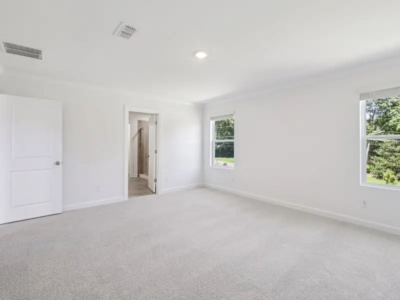 Spacious, unfurnished interior of a new home in Nelson's Creek, Mocksville (Image 13).