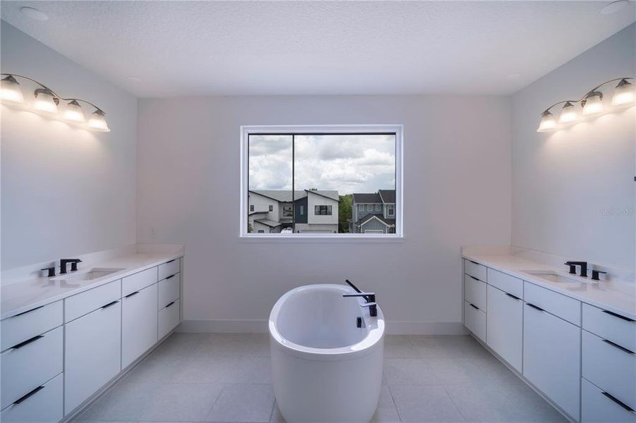 Furnished interior view inside a new home in , Orlando (Image 3).