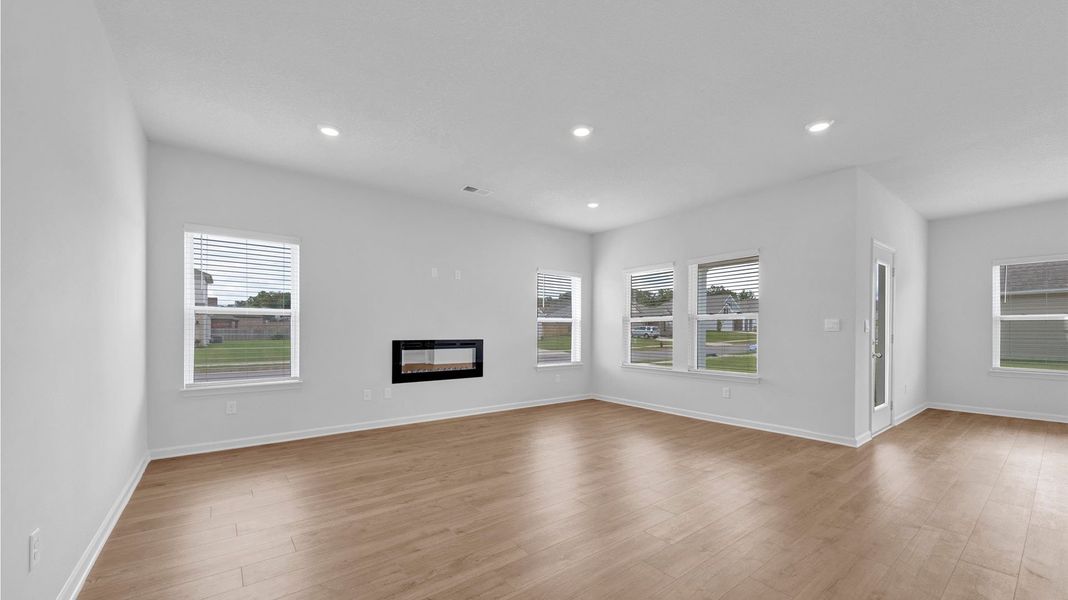 Spacious, unfurnished interior of a new home in Riverwood Gardens, Oakland (Image 17).