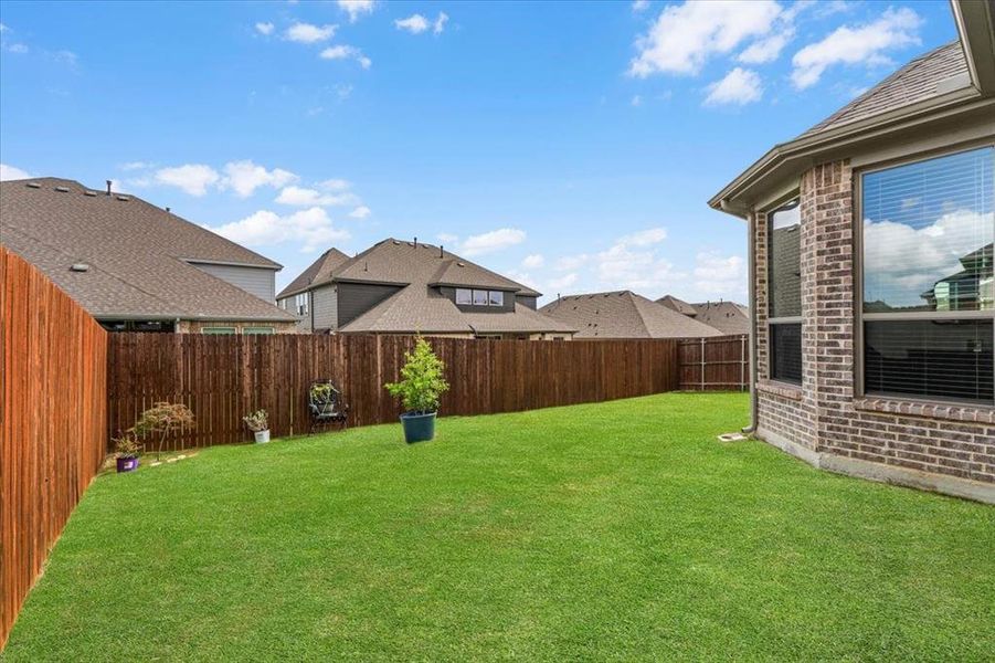 Exterior details and patio area of a home in Marine Creek Ranch, Fort Worth (Image 3).