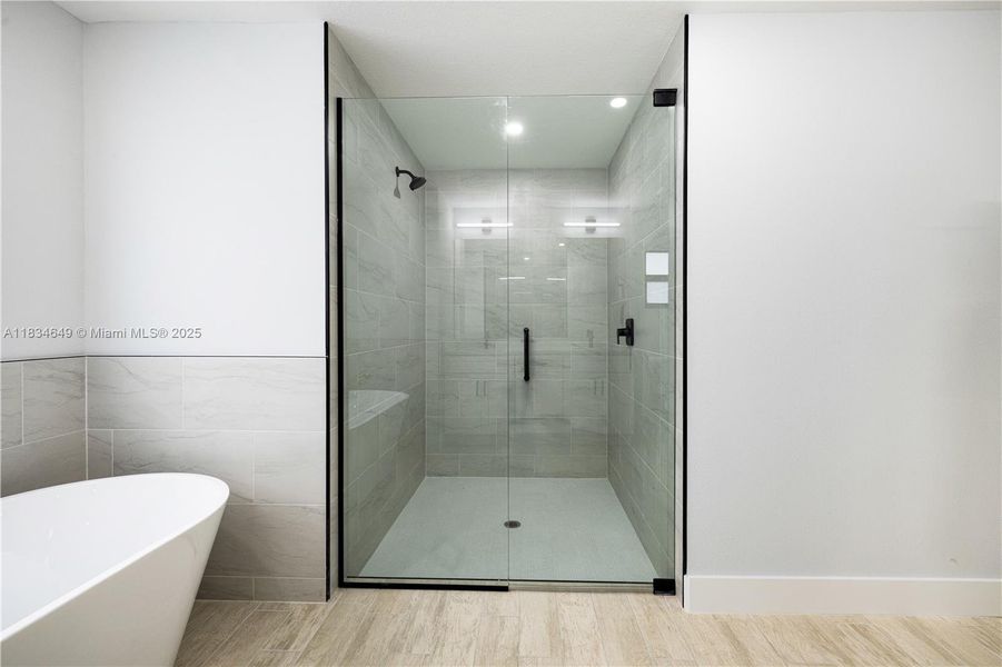 Furnished interior view inside a new home in , Lehigh Acres (Image 10).