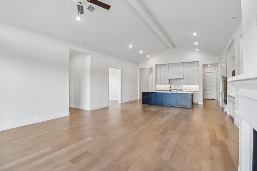 Spacious, unfurnished interior of a new home in The Grand Prairie 60', Hockley (Image 22).