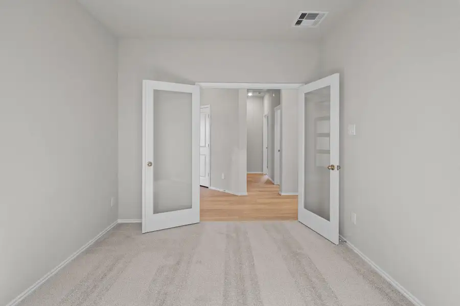 Spacious, unfurnished interior of a new home in Escondido, Magnolia (Image 14).