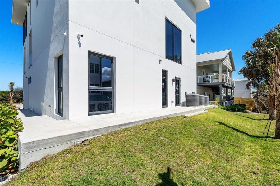 Exterior details and patio area of a home in , New Smyrna Beach (Image 4).