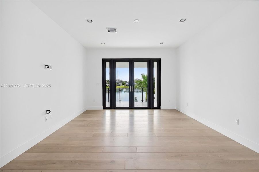 Spacious, unfurnished interior of a new home in Lotus Edge, Boca Raton (Image 50). Spacious, unfurnished interior of a new home in Lotus Edge, Boca Raton (Image 50).