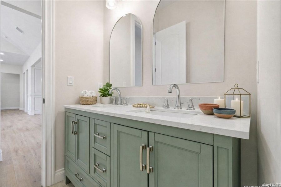 Furnished interior view inside a new home in , Bandera (Image 9).