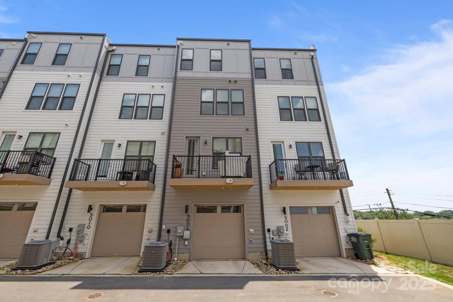 Image 34 of a home in .