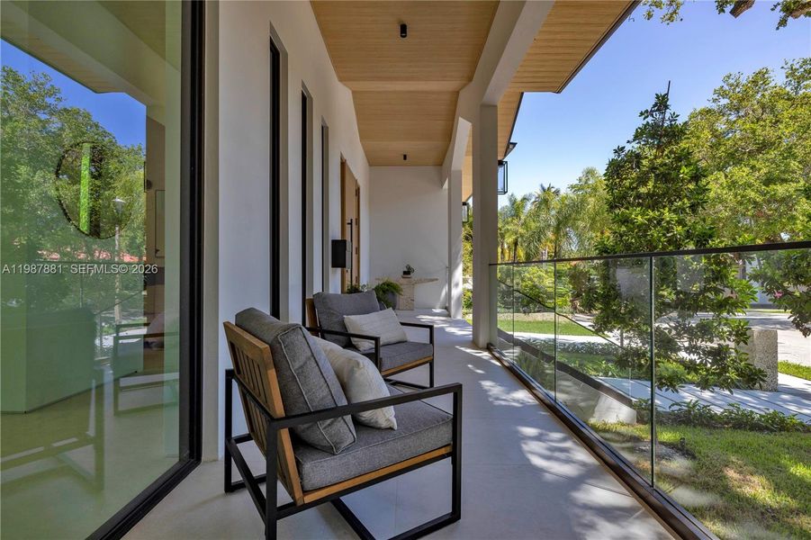 Exterior details and patio area of a home in , Miami (Image 45).
