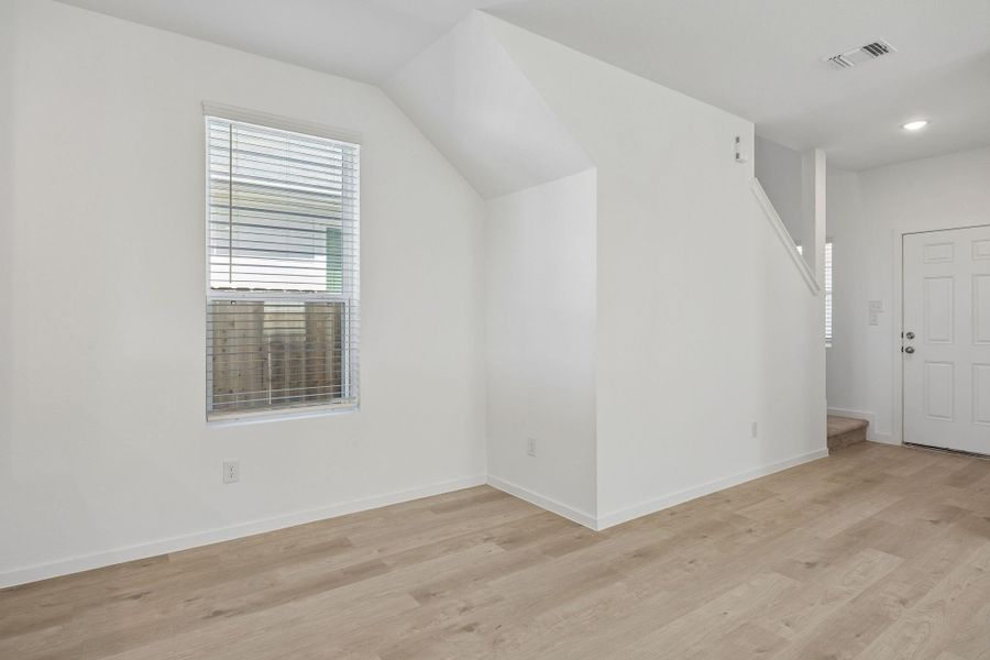 Spacious, unfurnished interior of a new home in Stokesbury, Waller (Image 28).