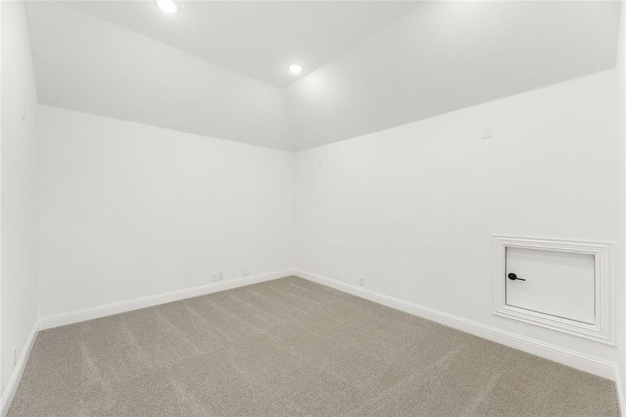 Spacious, unfurnished interior of a new home in Glenbrook, Red Oak (Image 30).