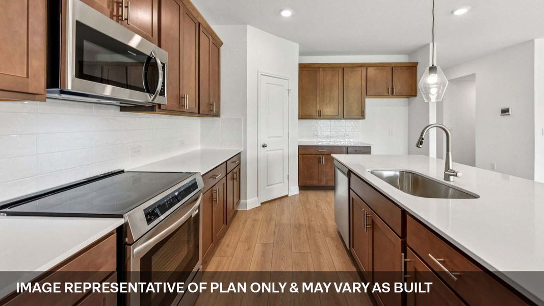 Representative furnished interior of a home built from the The Grayson by D.R. Horton in Riverview, Georgetown (Image 6).
