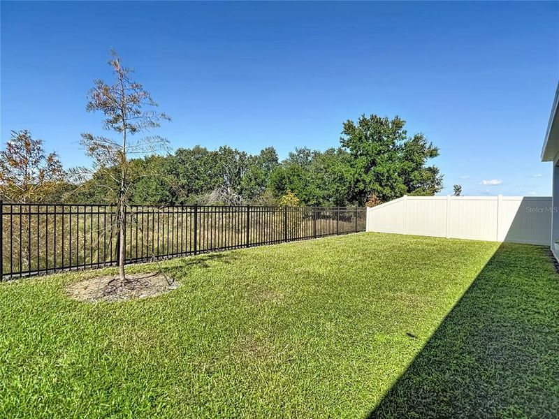 Exterior details and patio area of a home in Mirada, San Antonio (Image 4).