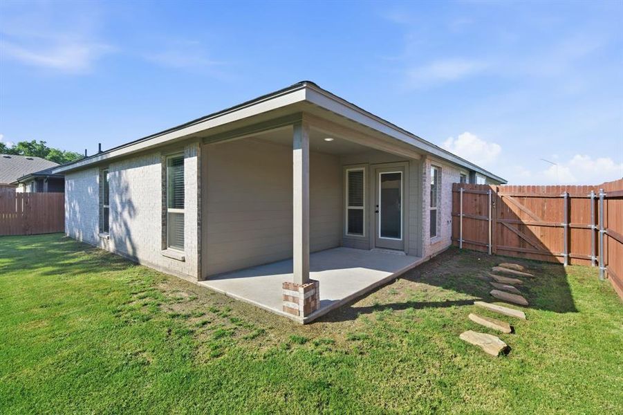 Exterior details and patio area of a home in Trail Creek, Cleburne (Image 27).