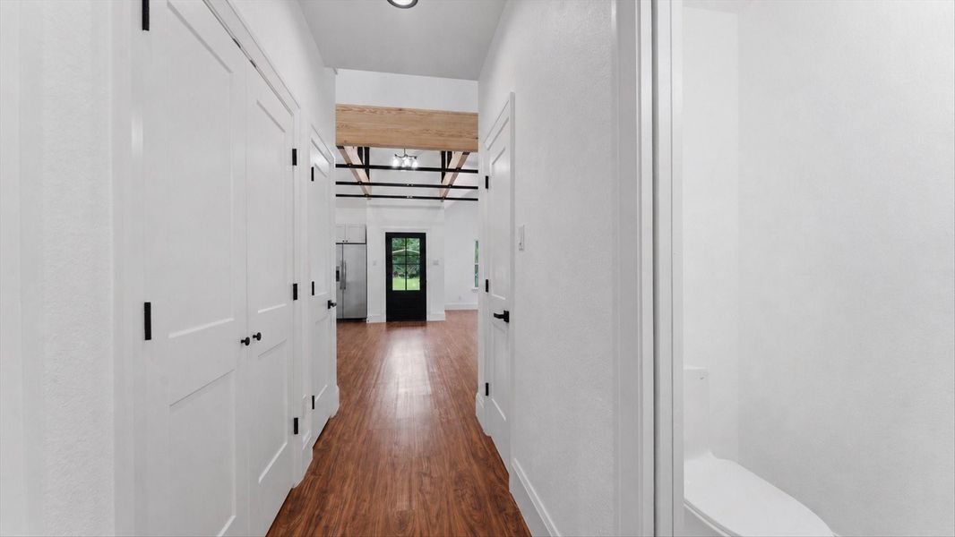 Spacious, unfurnished interior of a new home in , Conroe (Image 21).