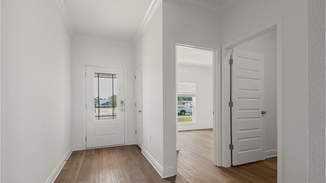 Spacious, unfurnished interior of a new home in Caballeros Estates At Hombre, Panama City Beach (Image 25).